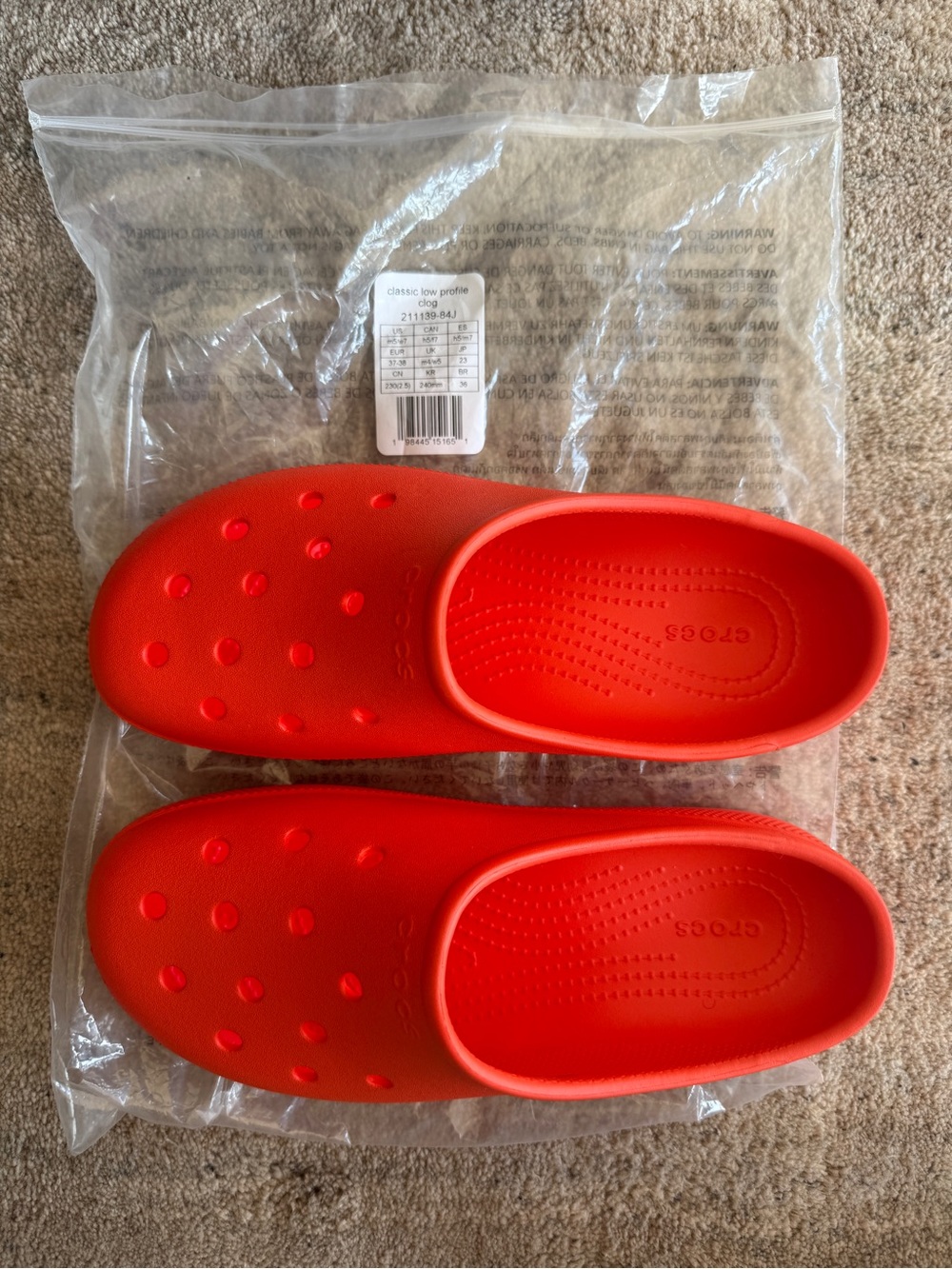 CROCS Unisex classic low profile clog in orange US M5/W7